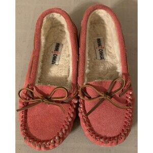 Minnetonka Moccasin Slippers Shoes Women’s 7 Pink Suede Faux Fur Rubber Sole